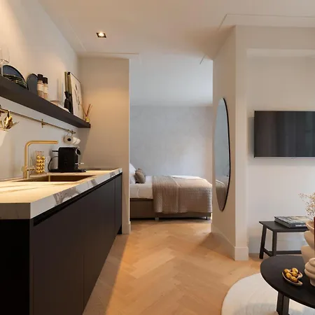 Suite Heiloo Lägenhet *